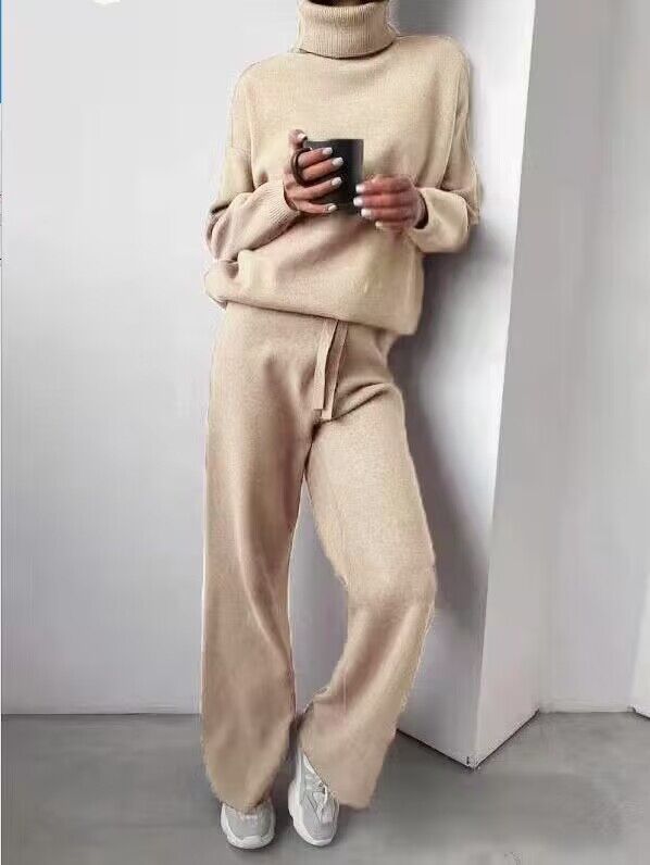 Cozy knit lounge set for women with wide pants and elegant round neck Lune London