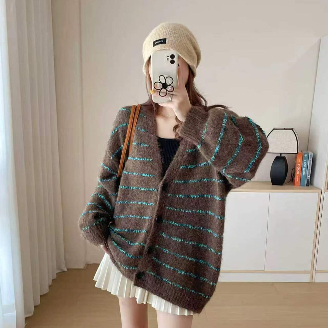 Cardigan en tricot épais pour femmes avec des rayures contrastées et des manches douces Chic & Stil