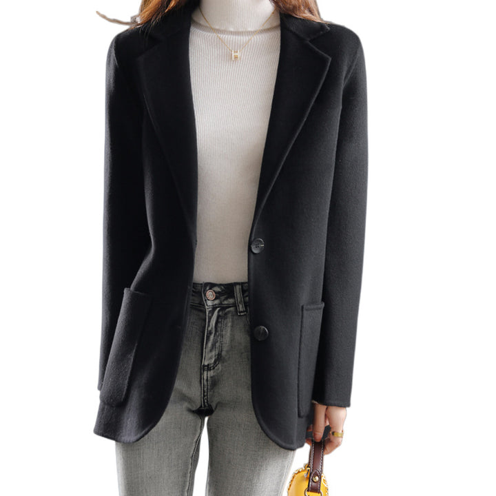 Elegant wool jacket for women with classic lapels and structured fit Lune London