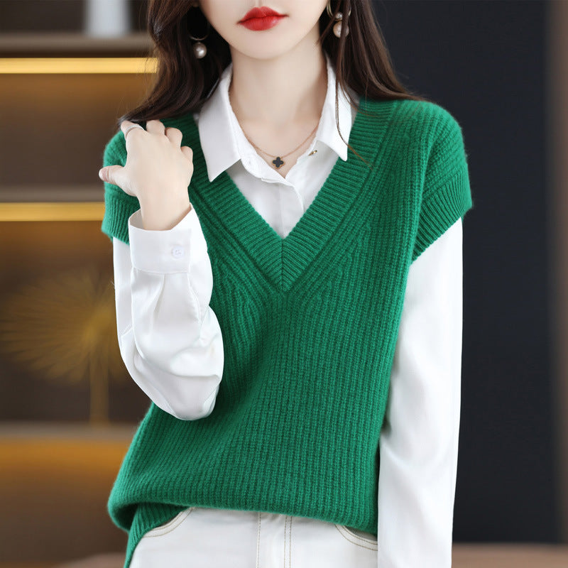 Ladies knitted top with V-neck and layered effect Lune London