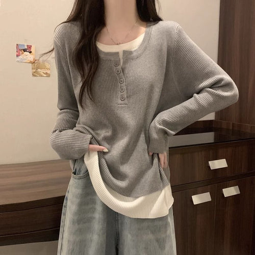 Pull long à manches longues tendance pour femme avec patte de boutonnage Chic & Stil