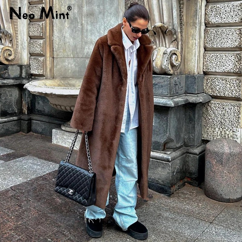 Ladies longer high-pile coat made of faux fur with shawl collar and casual cut Amarae