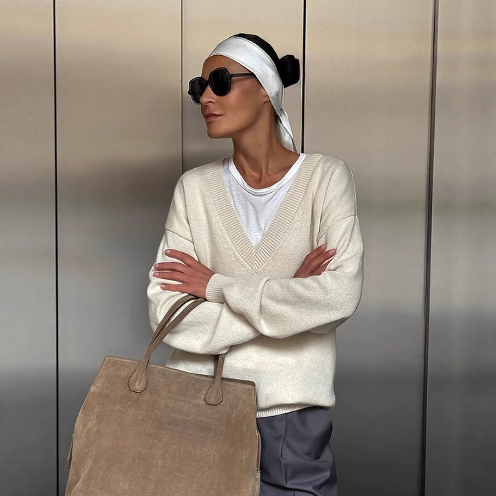 Women's Oversize V-Neck Sweater made of Cashmere Mix with Ripped Hem Amarae