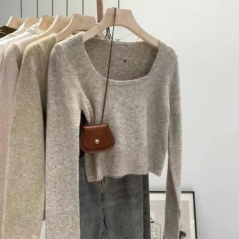 Pull court élégant pour femmes avec encolure carrée et texture à maille fine Chic & Stil