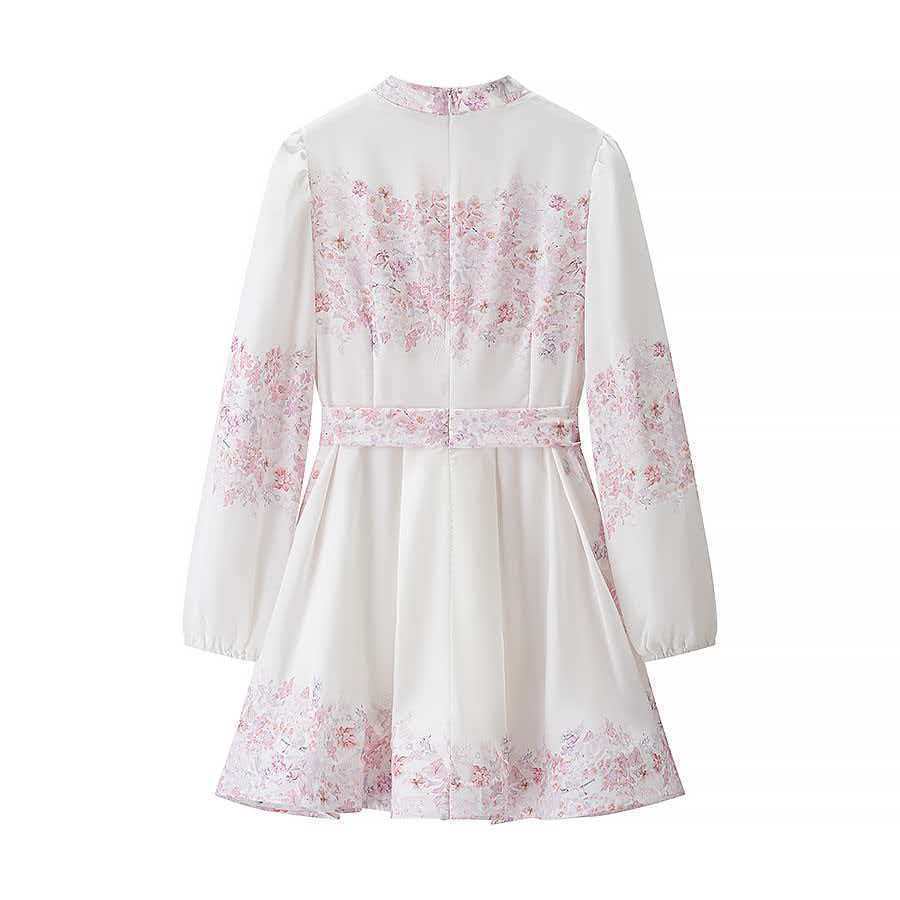 Robe chemise pour femmes avec motif floral et ceinture à la taille Chic & Stil