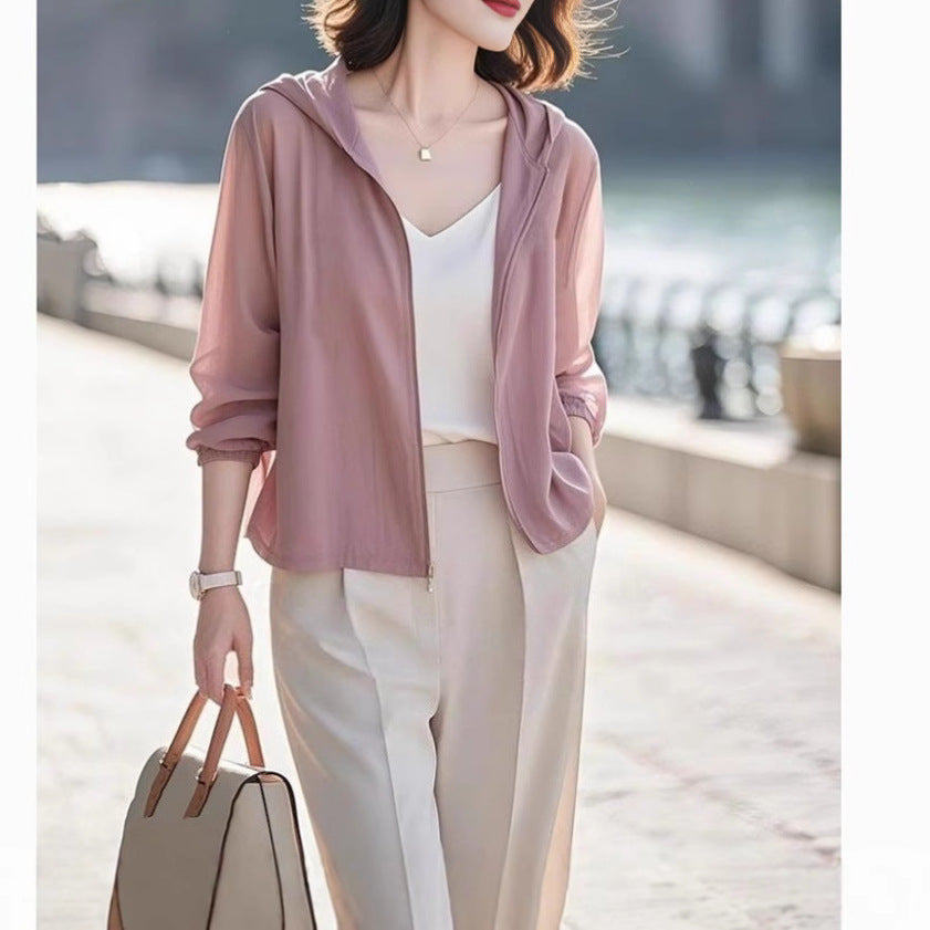 Veste de transition légère pour femmes avec capuche et fermeture éclair pratique Chic & Stil