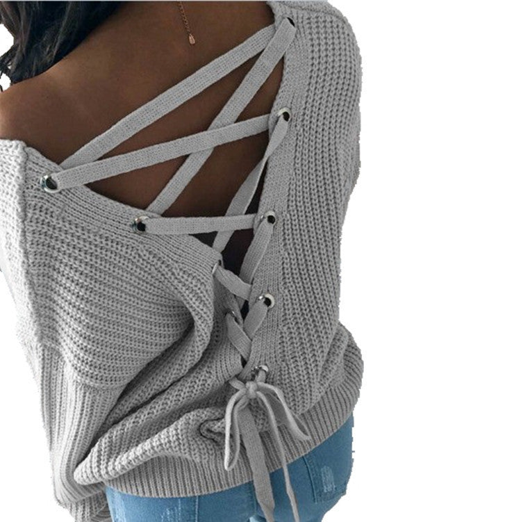 Knit sweater for women with open back and trendy detail Lune London