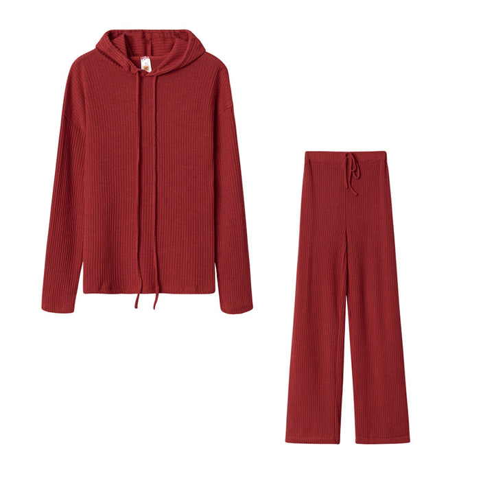 Comfortable women's outfit with hood and loose fit Lune London