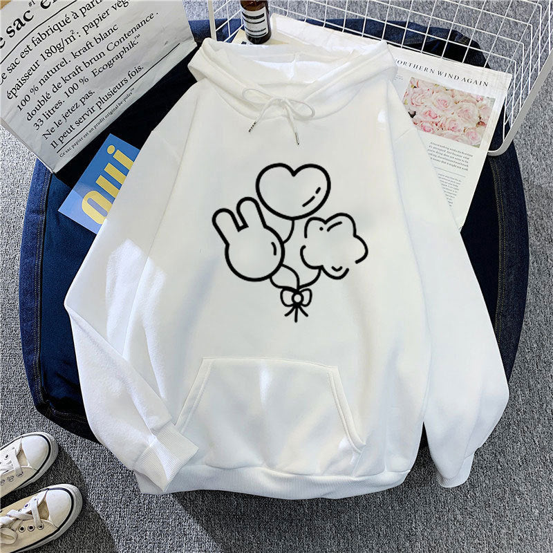 Women's hoodie with playful graphic design Chic & Stil