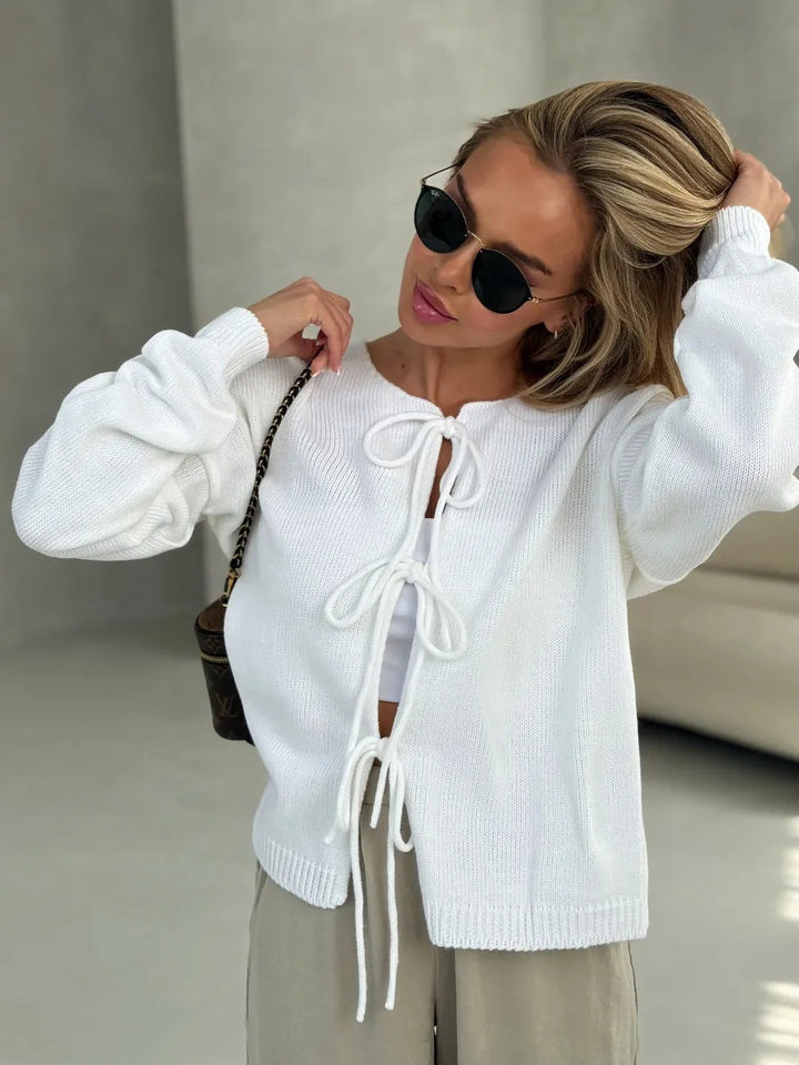 Pull en tricot épais pour femmes avec des liens tendance et une coupe décontractée Chic & Stil