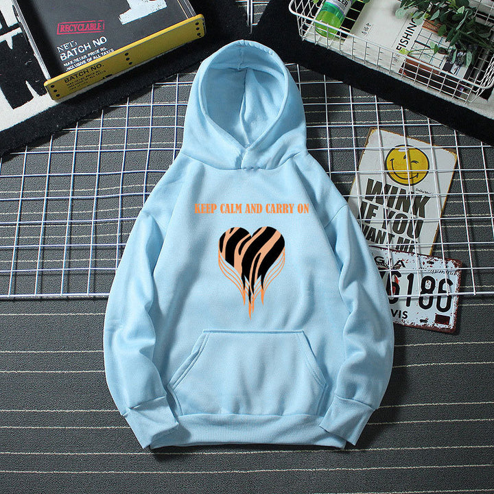 Women's hoodie with trendy heart design and comfortable fit Chic & Stil