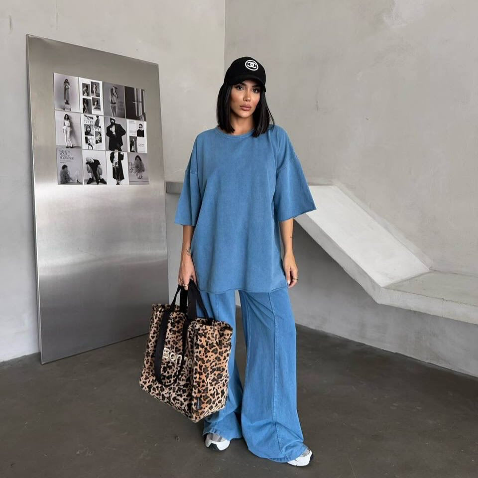 Casual cotton set for women with a loose fit and elastic waistband Lune London