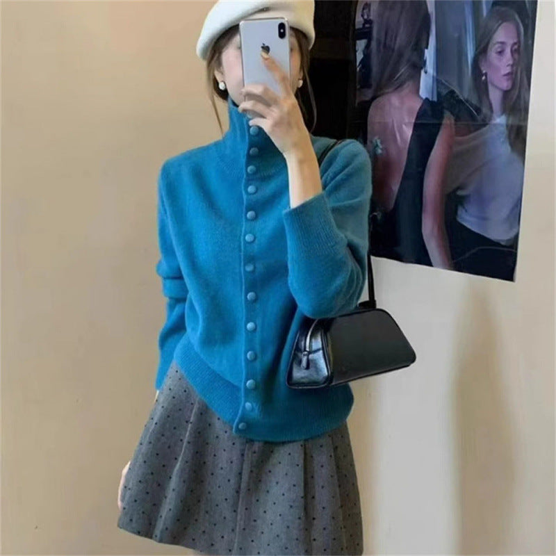 Pull en maille pour femme avec col montant et détail de bouton Chic & Stil