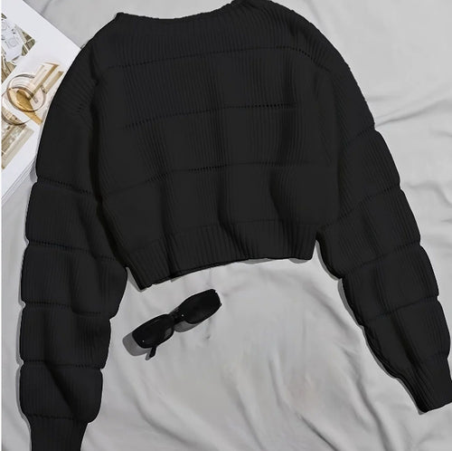 Ladies trendy knitted pullover with a ribbed texture and a short cut Amarae
