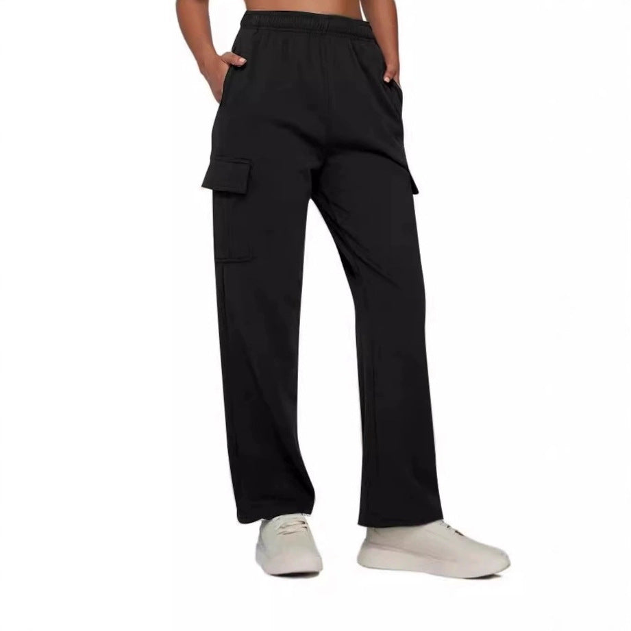 Women's cargo pants with wide leg and practical side pockets Lune London