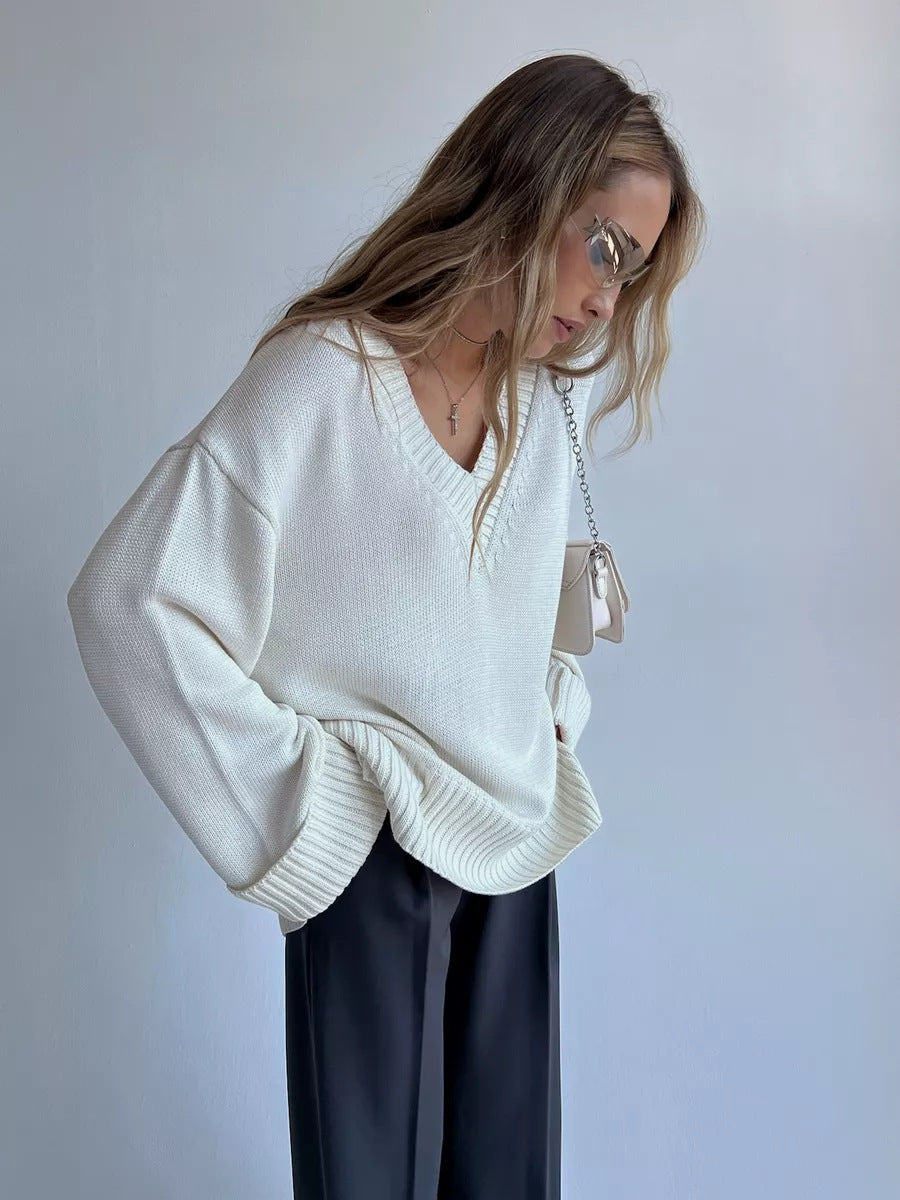 Women Elegant Knit Sweater with V-neck and Soft Material Lune London