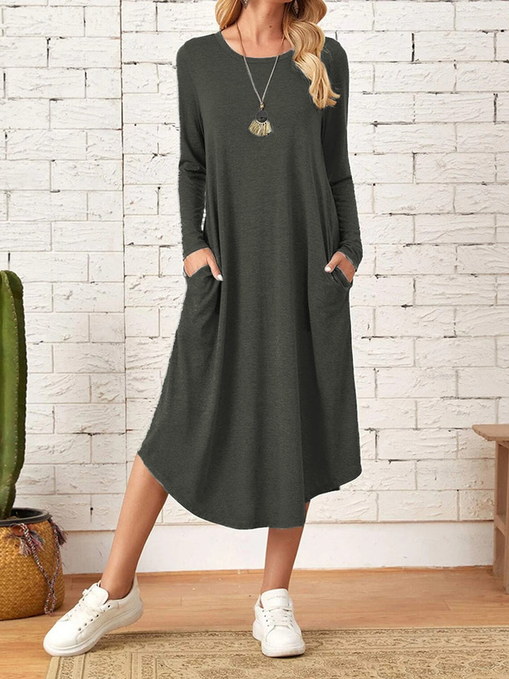 Casual maxi dress for women with practical pockets and loose fit Lune London