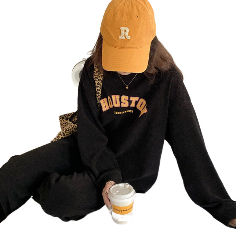 Women's Comfortable Oversized Sweatshirt-Pant Combination Chic & Stil