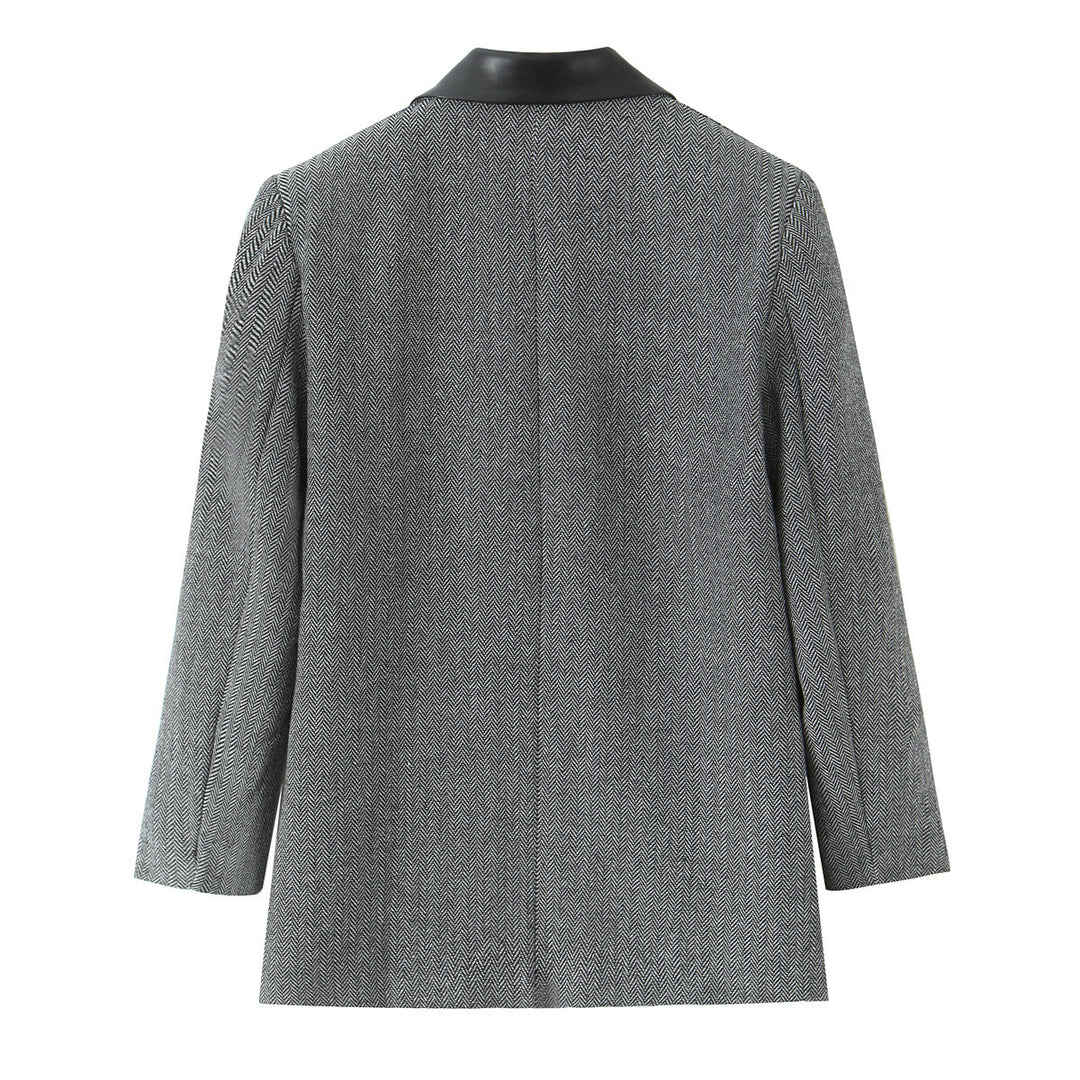 Women's fashion blazer with double row of buttons and elegant lapels Lune London