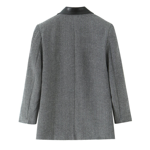 Women's fashion blazer with double row of buttons and elegant lapels Amarae