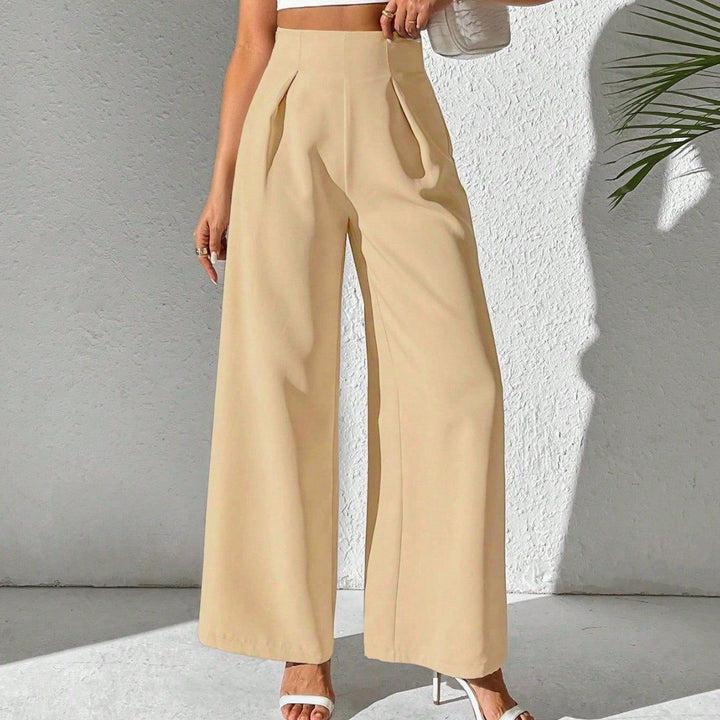 Ladies Elegant High Waist Palazzo Pants with Front Pleat and Wide Legs Lune London