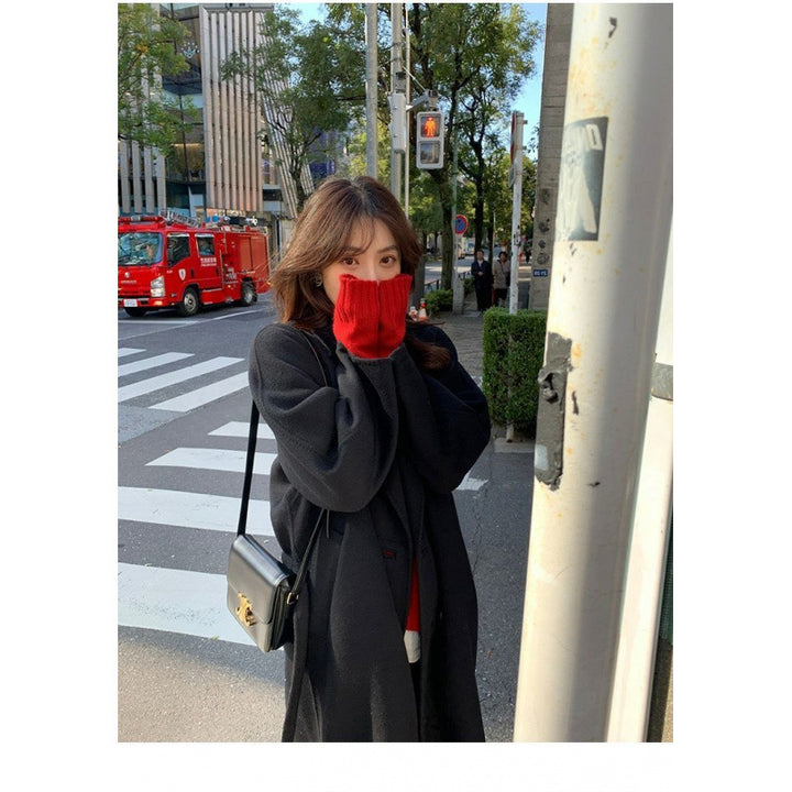 Women elegant winter coat with double button placket and generous pockets Chic & Stil
