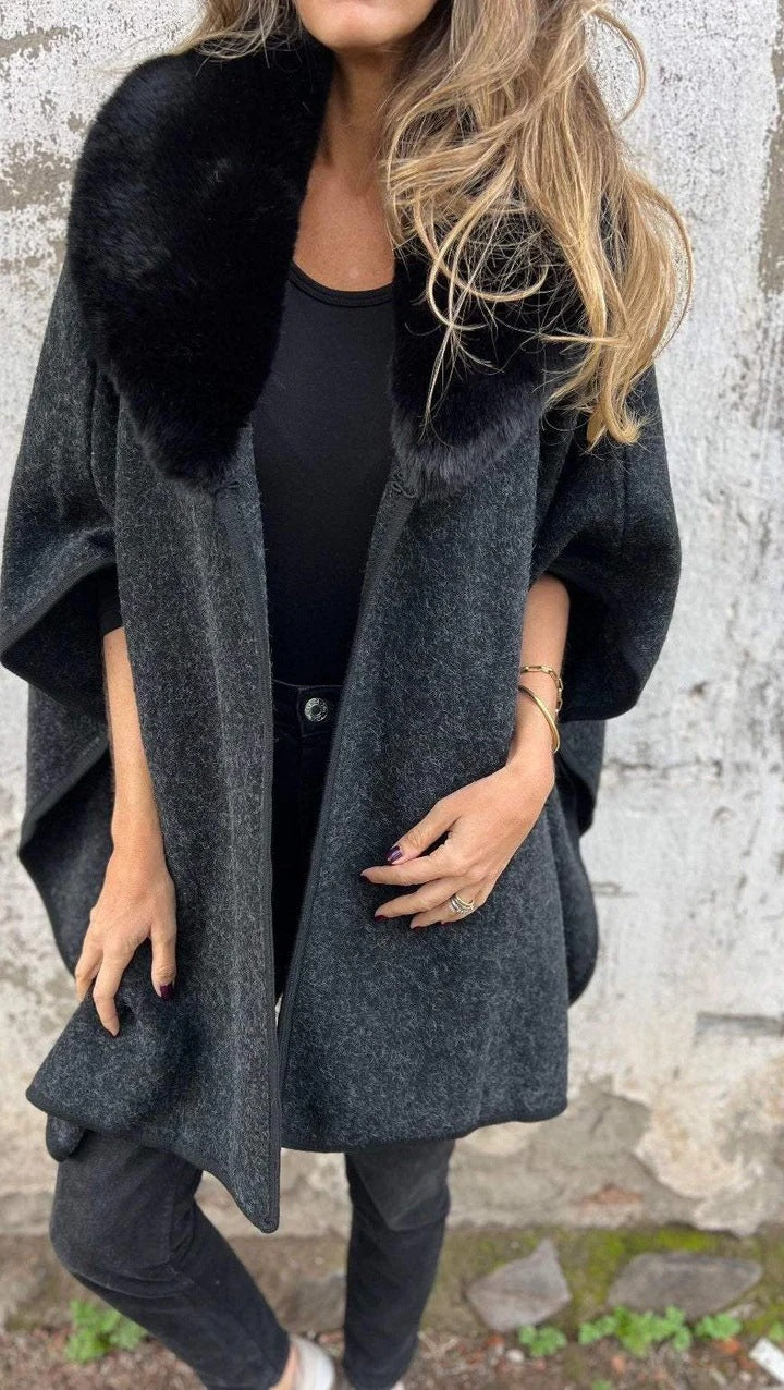 Ladies Elegant Wool Jacket with Luxurious Chic Faux Fur Collar
