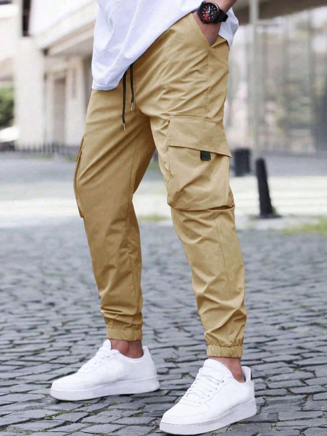 Men's cargo pants with practical zip pockets and an elastic waistband Lune London