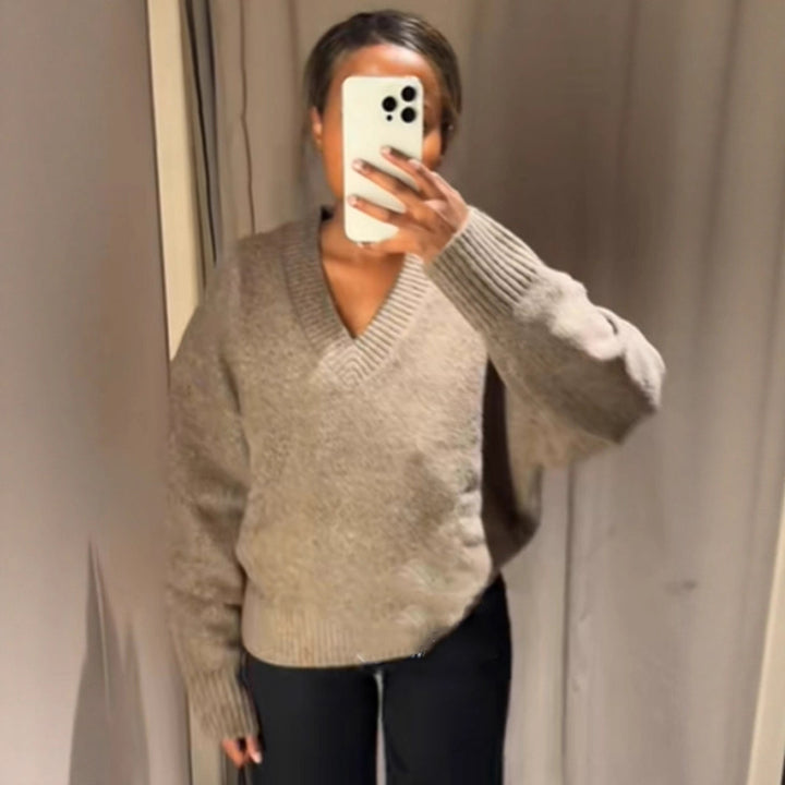 Women Oversized V-Neck Knit Sweater with Ribbed Hem Amarae