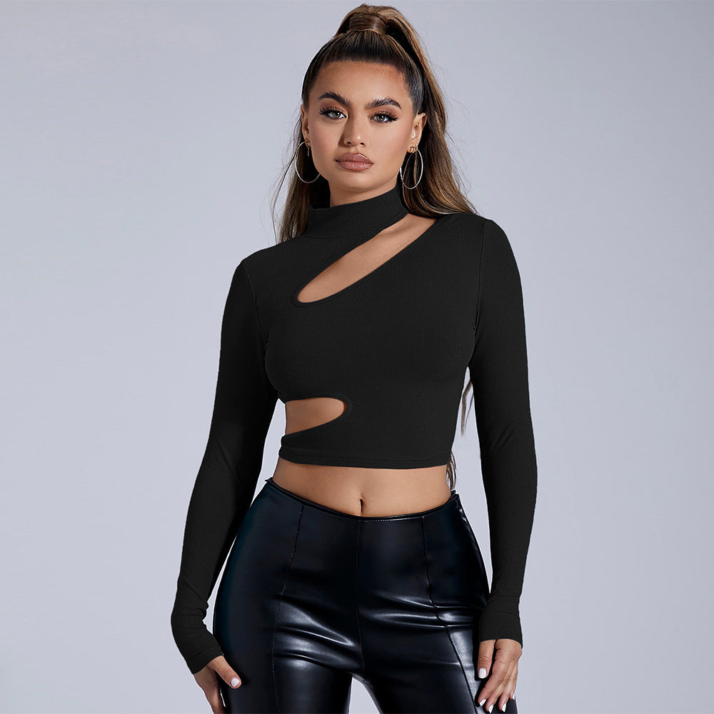 Haut court à manches longues ajusté pour femmes avec découpe asymétrique Chic & Stil