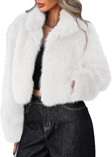 Short faux fur jacket for women with soft fur and an elegant silhouette Lune London
