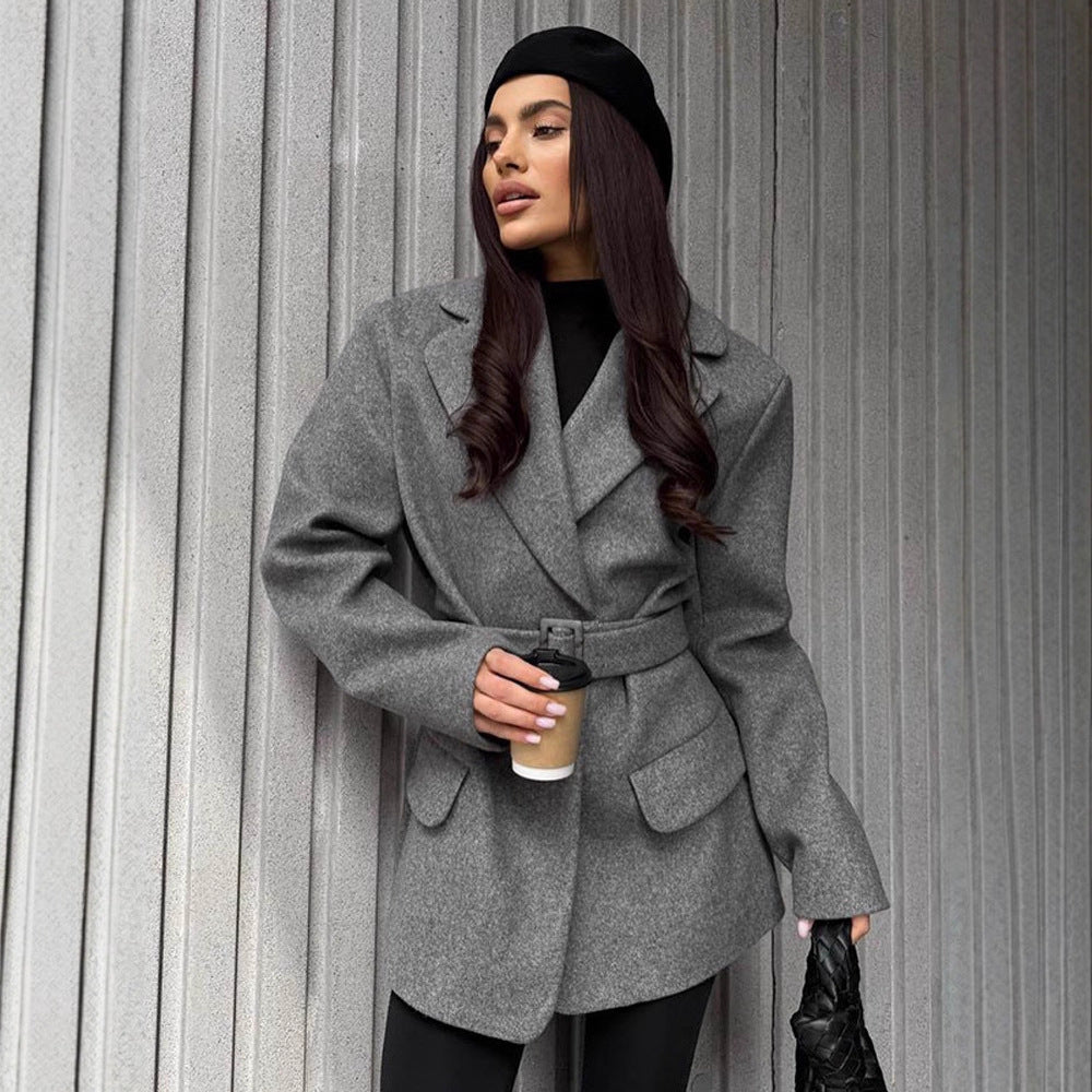 Women's short coat in blazer style made of wool blend with waist belt & flap pockets Amarae