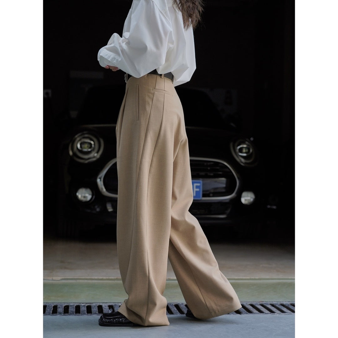 Women's High-Waisted Pleated Cuff Pants in Oversized Cut Amarae