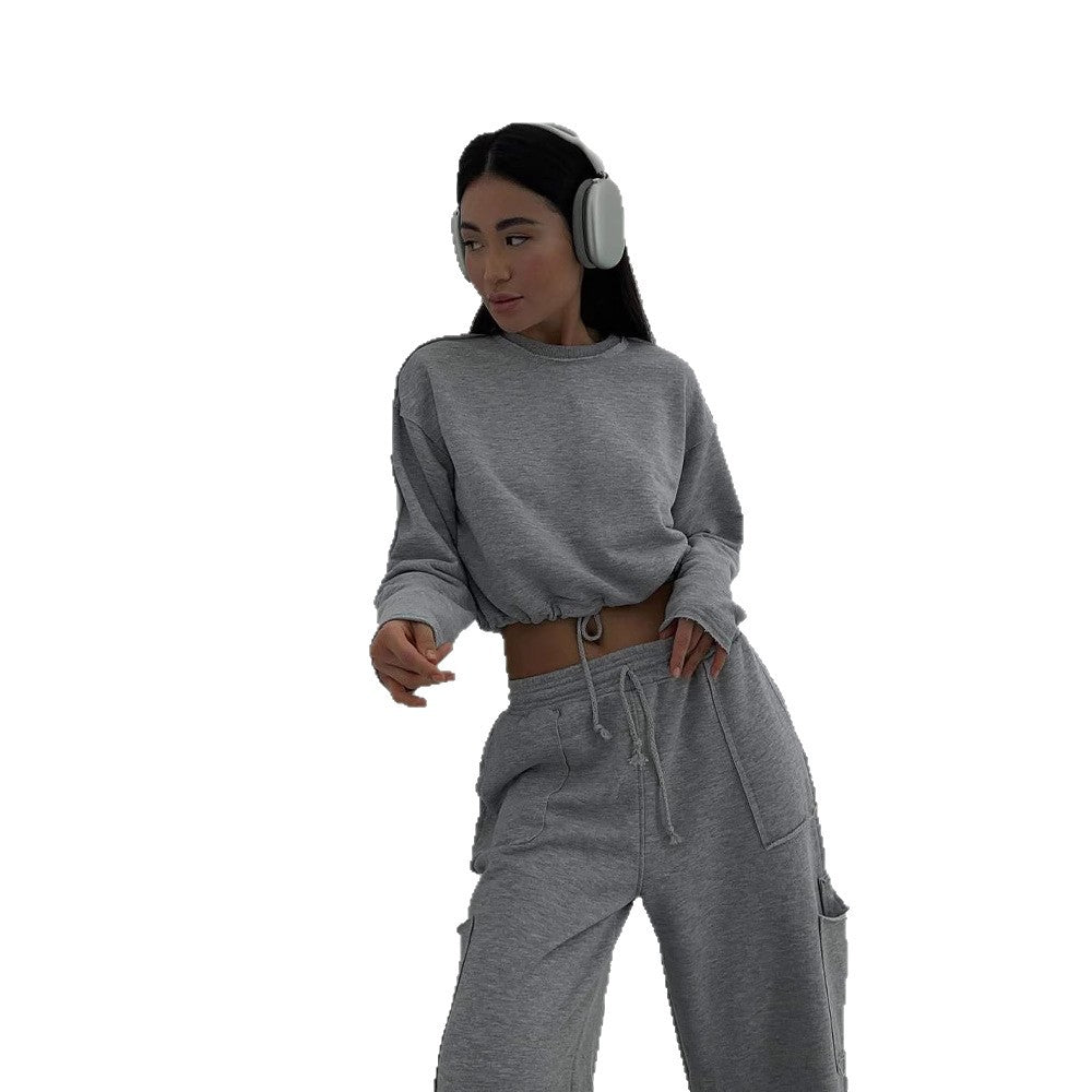Casual women's crop top with elastic and ruffled sleeves Lune London