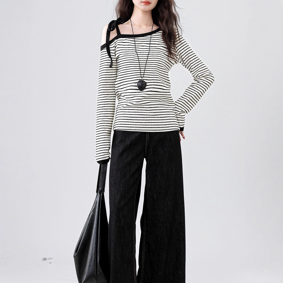 Ladies Off-Shoulder Top with Modern Stripe Design Chic & Stil