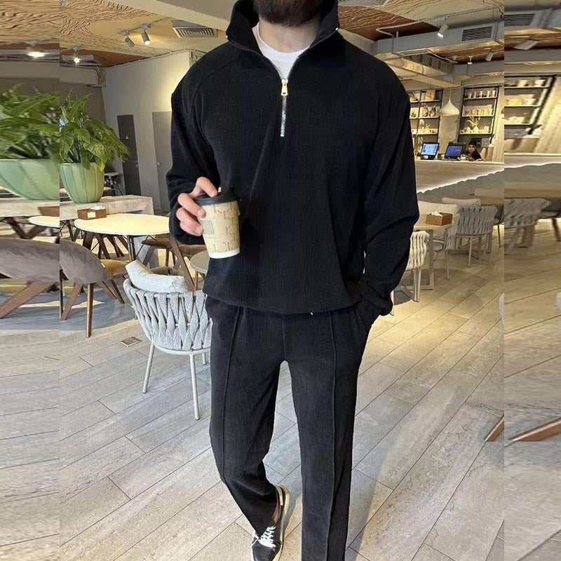Men's loungewear set consisting of a high-quality zip-up sweater and comfortable jogger pants Lune London