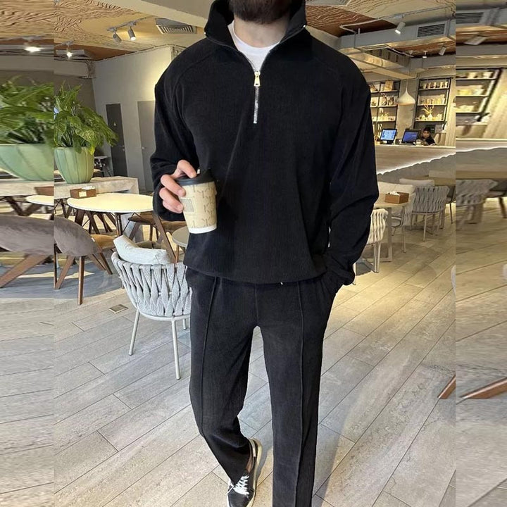 Men's loungewear set consisting of a high-quality zip-up sweater and comfortable jogger pants Lune London