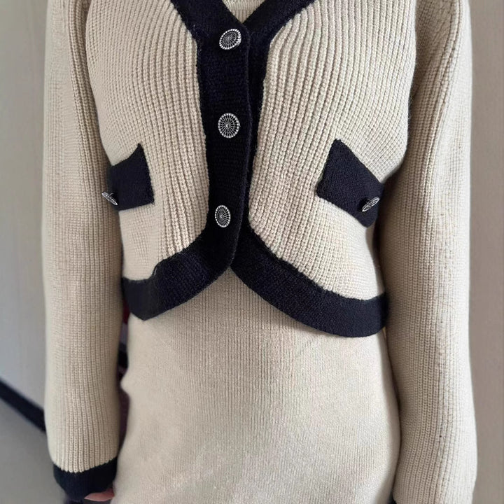 Cardigan à la mode pour femmes avec des détails contrastés et des poches Chic & Stil