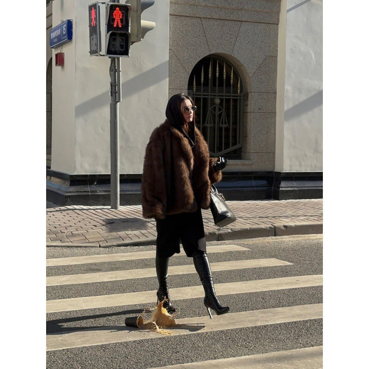Women's Luxurious Faux Fur Coat with Elegant Cut Chic Und Stil