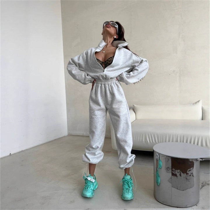 Women's sporty fleece tracksuit with high collar and elastic waistband Lune London