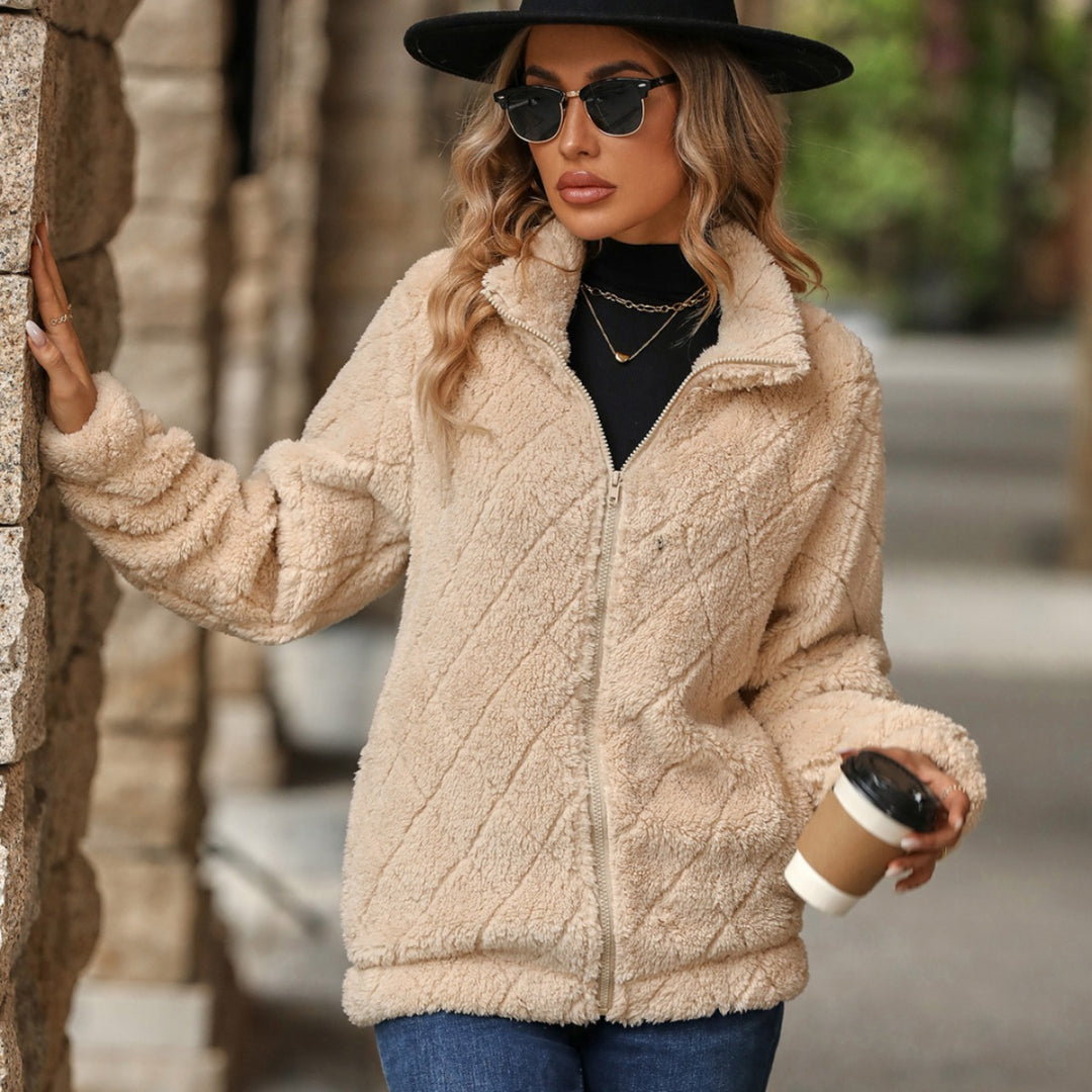 Ladies plush jacket with modern quilted details Lune London
