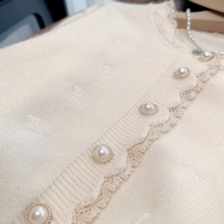 Cardigan for women with decorative pearl buttons and a delicate ribbed structure Lune London