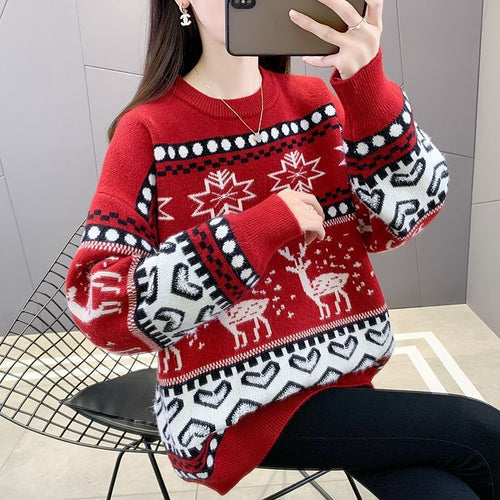 Chunky knit pullover for ladies with festive reindeer motif and modern design Amarae
