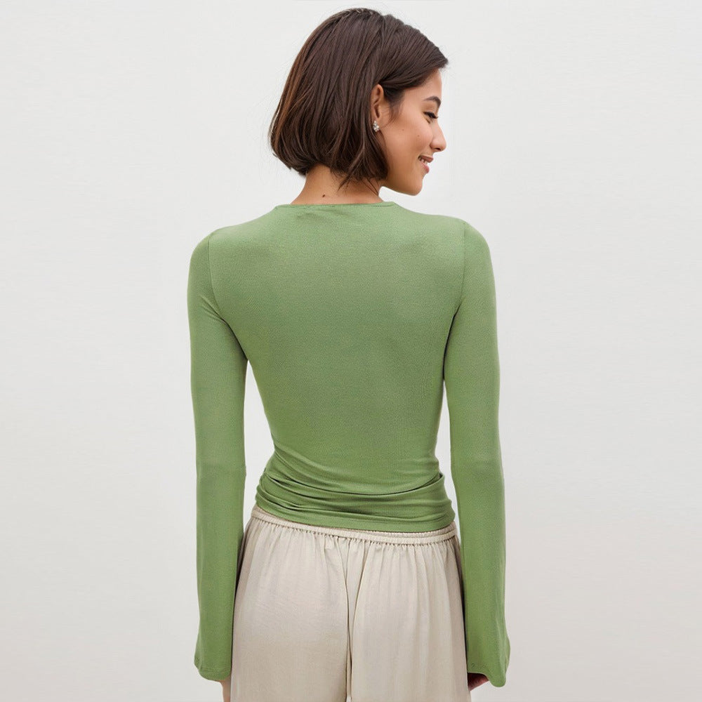 T-shirt à manches longues pour femmes avec un design innovant en torsion et une découpe sophistiquée Chic & Stil