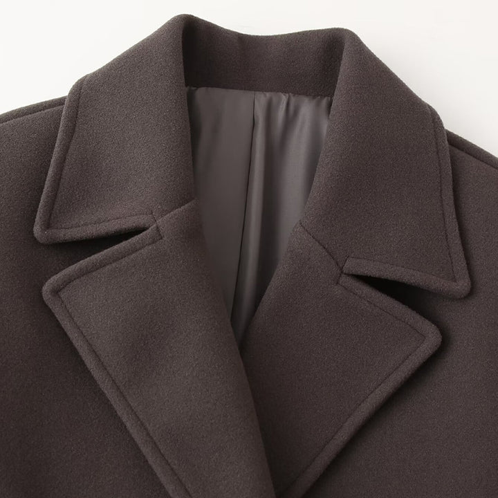 Wool coat for women with an elegant lapel and practical pockets Lune London