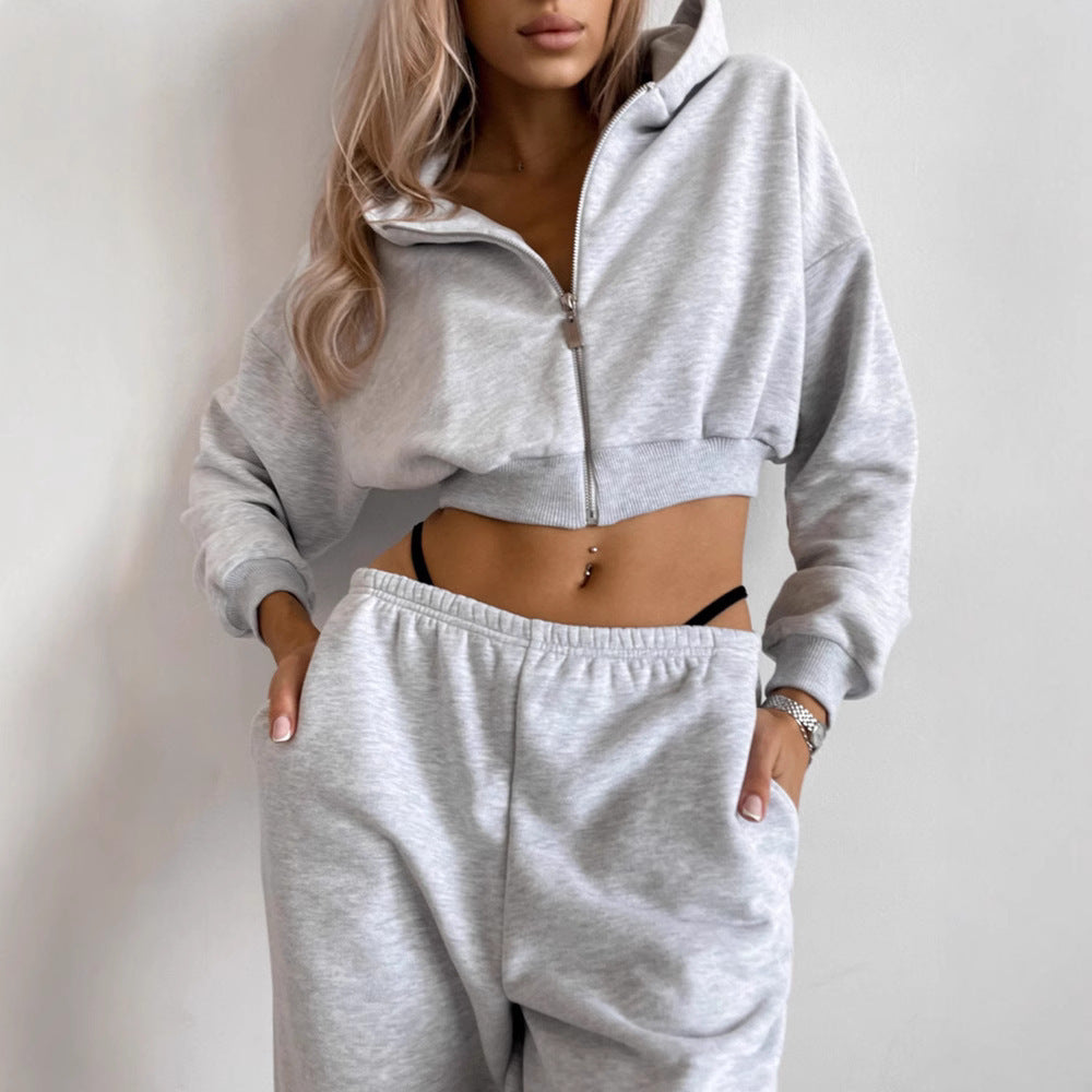 Ladies Comfortable Loungewear Outfit with Cropped Hoodie and Elastic Sweatpants Lune London