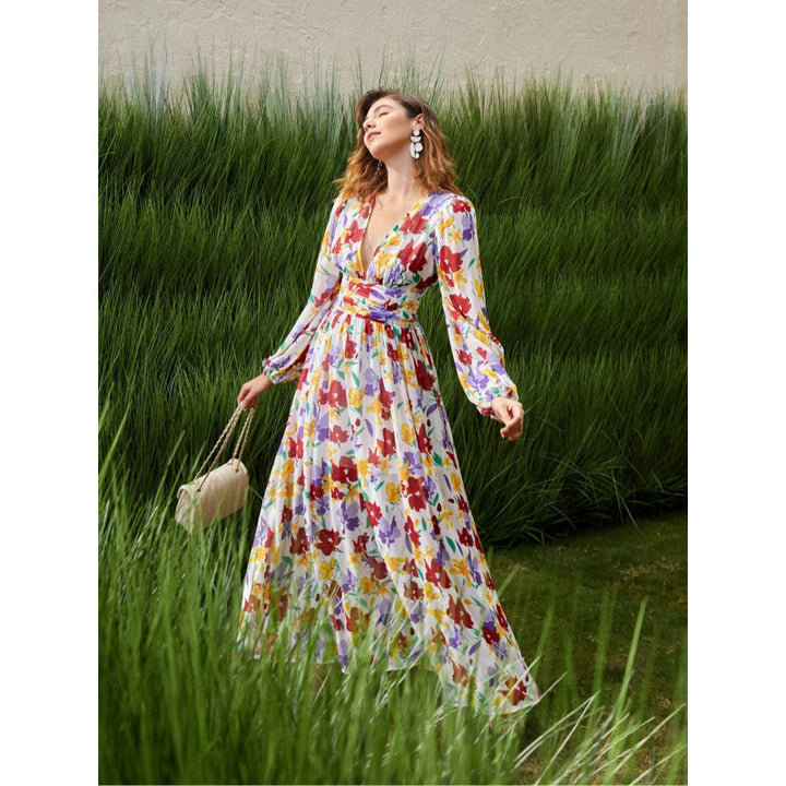 Maxi dress for women with fluid cut and romantic floral pattern Lune London