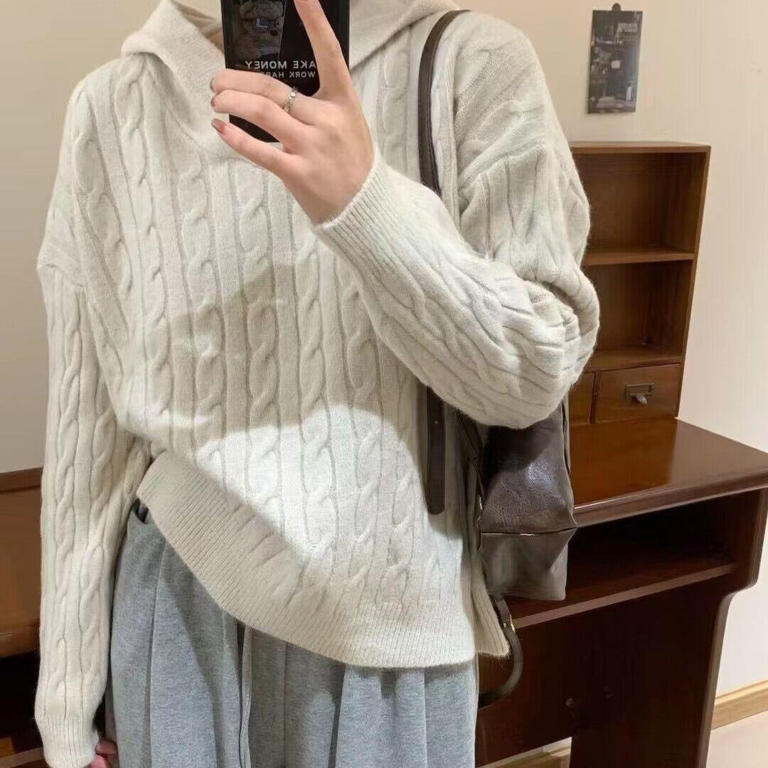 Pull en tricot épais pour femmes avec capuche et détails en côtes texturées Chic & Stil