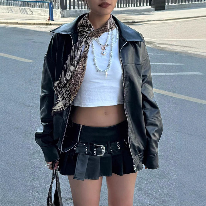 Fashionable leather jacket for women in a trendy oversized Lune London