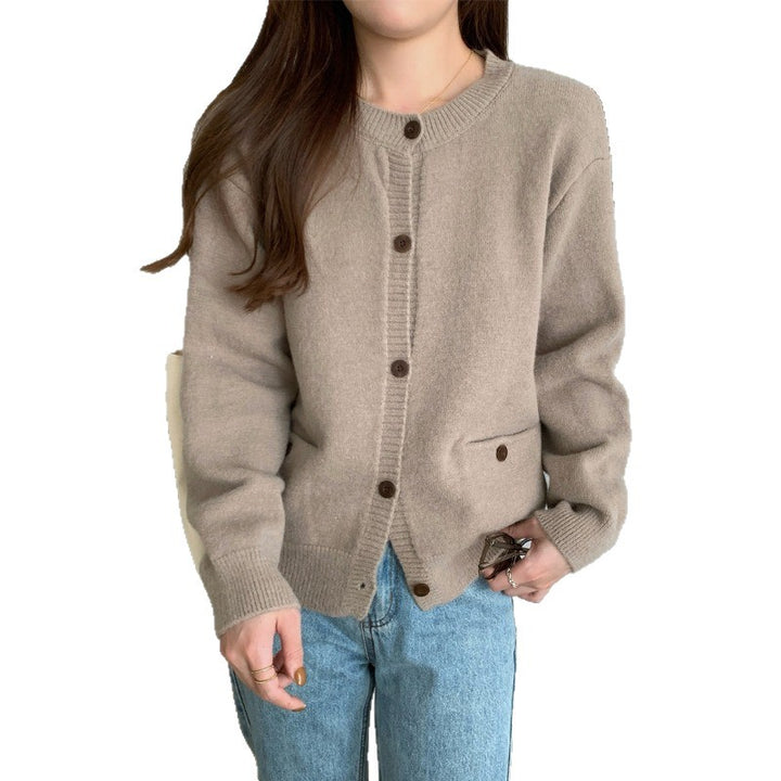 Cardigan tricoté confortable pour femmes avec poches pratiques et fermeture à boutons Chic & Stil